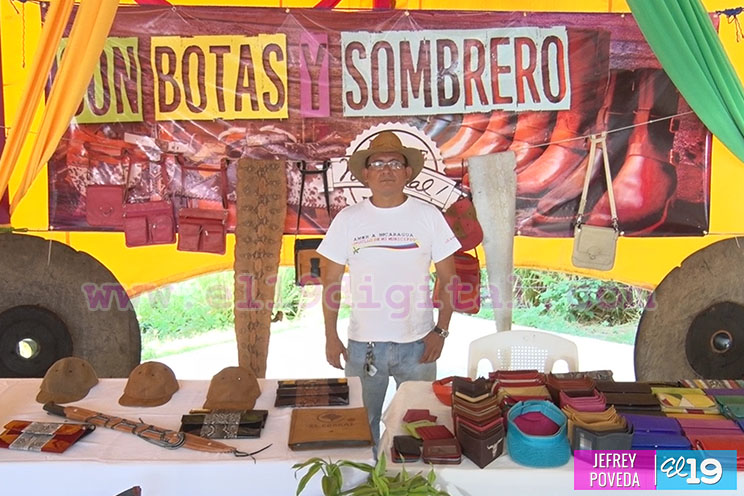 Artesanos del cuero intercambian experiencias en el Parque Nacional de Ferias