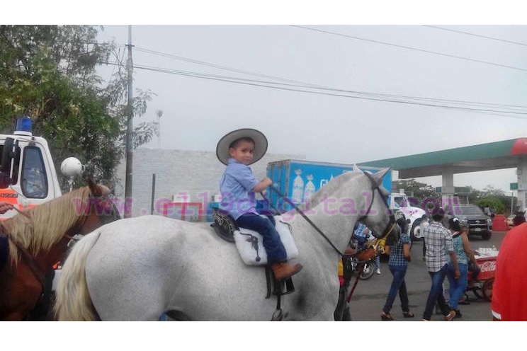Granada realiza tradicional Desfile Hípico
