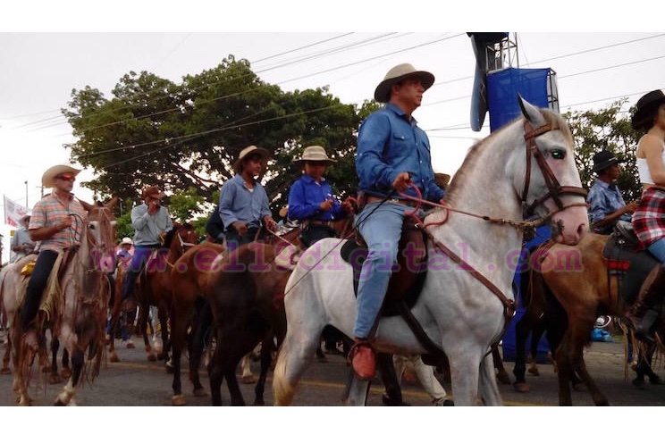 Granada realiza tradicional Desfile Hípico