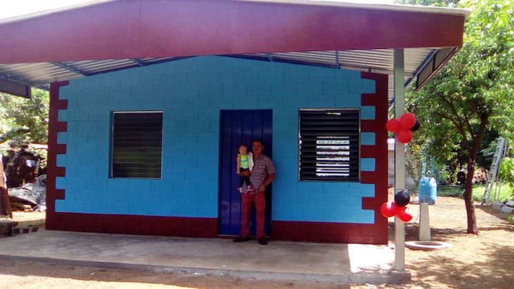 Familias de Quezalguaque felices de recibir viviendas dignas y seguras