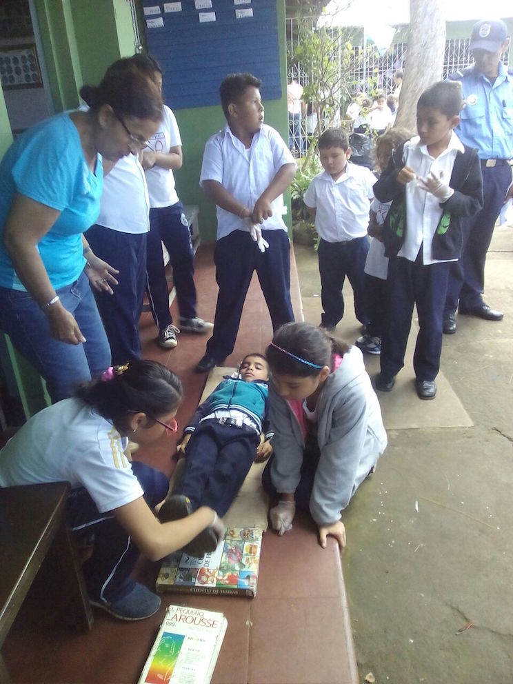 Estudiantes de Carazo participan de ejercicio multiamenazas