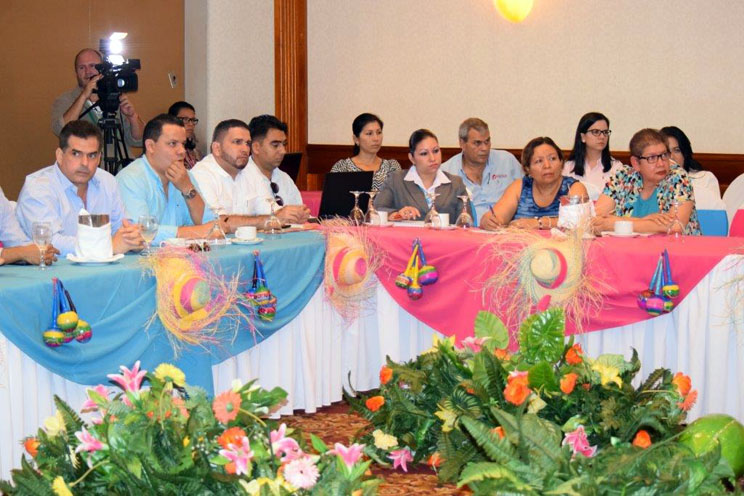 INTUR sostiene encuentro con representantes de agencia de viaje y Tour operadoras 