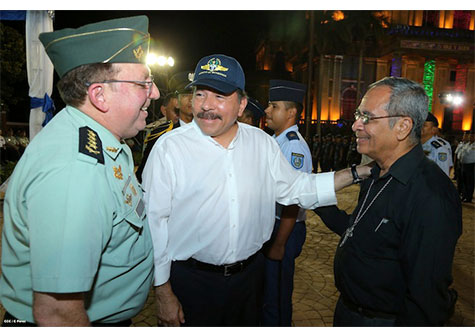 Daniel y Rosario conmemoran 34 Aniversario de la Fuerza Aérea