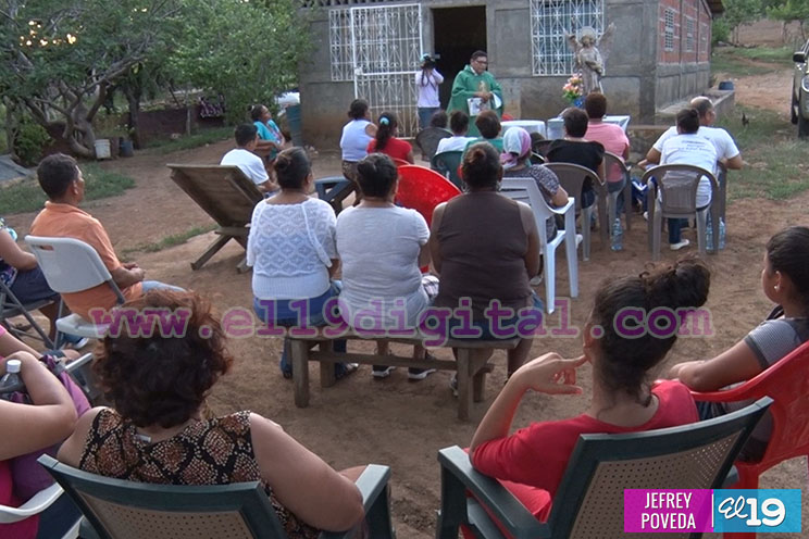 Familias de Puerto Sandino se encomiendan al Altísimo