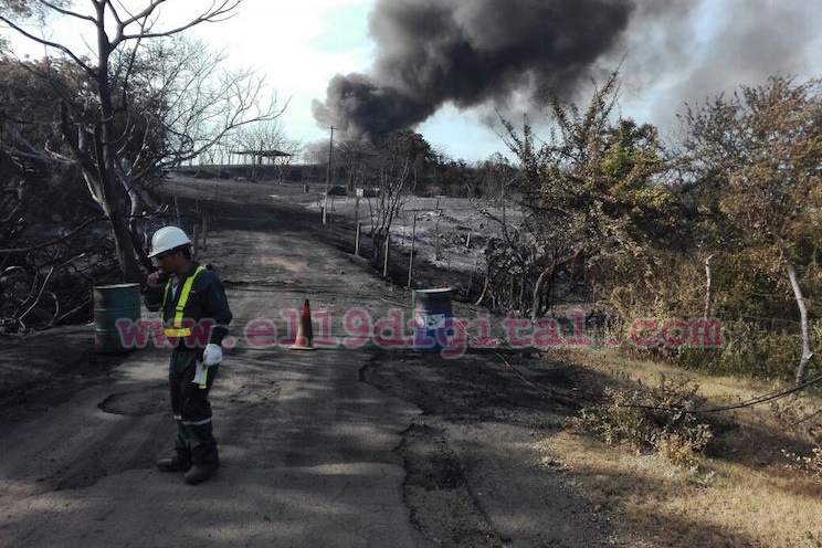 Así amanece el incendio en la planta de Puma Energy en Puerto Sandino