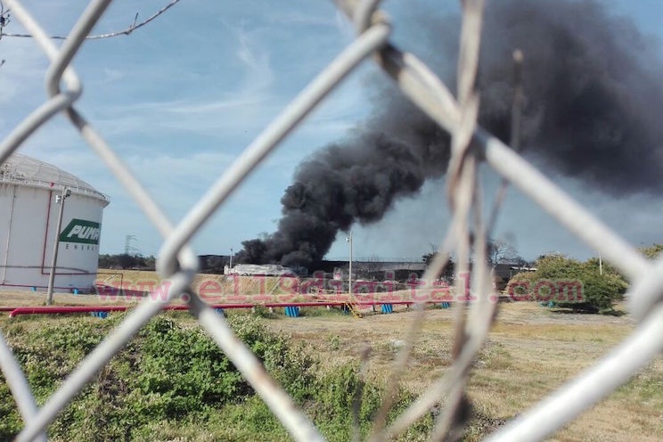 Así amanece el incendio en la planta de Puma Energy en Puerto Sandino