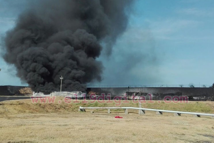 Así amanece el incendio en la planta de Puma Energy en Puerto Sandino