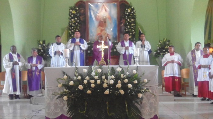 Ofician misa por el V Aniversario de la partida hacia la eternidad del padre Pupiro