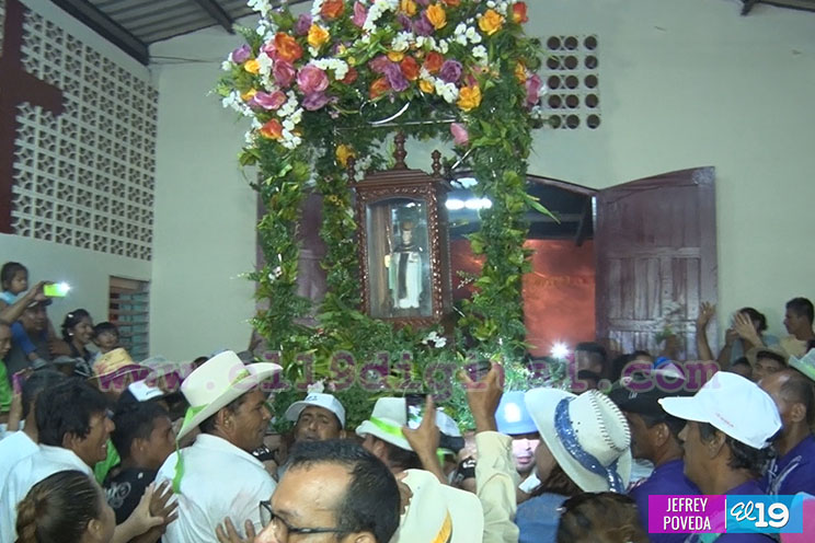 Algarabía y devoción: Santo Domingo de abajo regresa a su templo en San Andrés de la Palanca