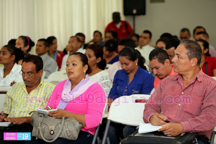 Docentes de secundaria fortalecen habilidades comunicativas para la enseñanza del inglés