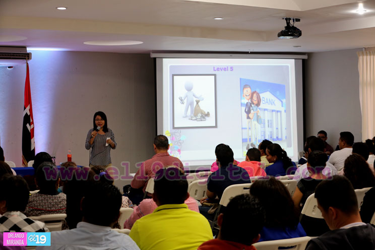 Docentes de secundaria fortalecen habilidades comunicativas para la enseñanza del inglés