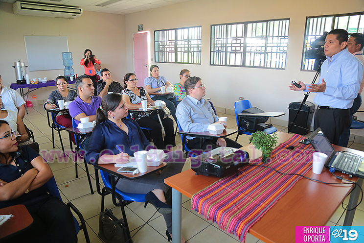 Especialistas realizan curso intensivo para evitar partos prematuros