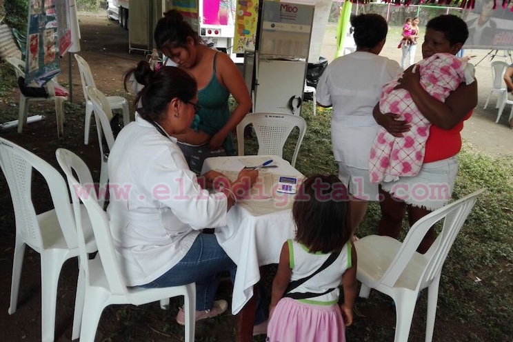 Modelo de Salud Familiar y Comunitario se acerca a los pobladores de Nejapa