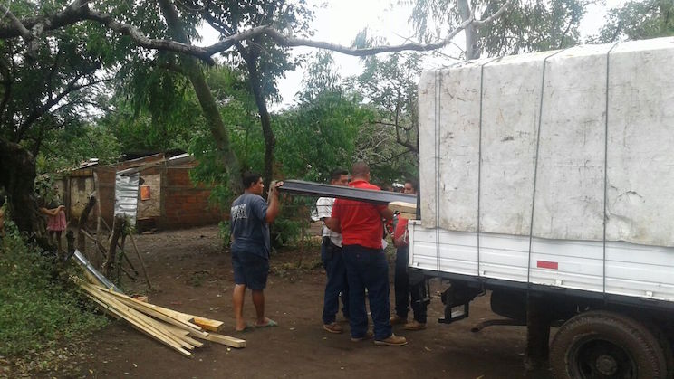 Gobierno brinda apoyo solidario a familias tras vendaval en Telica