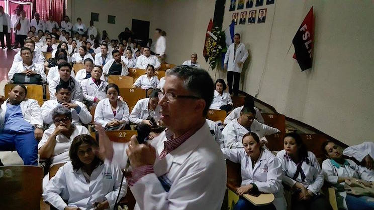 Comunidad médica universitaria de León conmemora a héroes de Pancasán