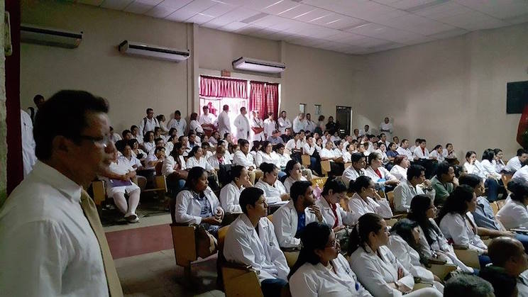 Comunidad médica universitaria de León conmemora a héroes de Pancasán