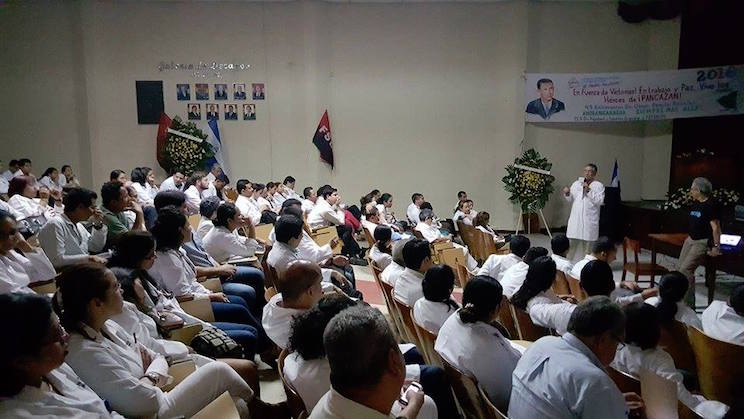 Comunidad médica universitaria de León conmemora a héroes de Pancasán