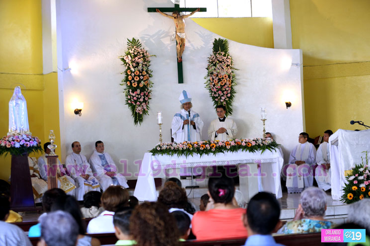 Cardenal Leopoldo Brenes celebra eucaristia en parroquia de Jesús Sacramentado
