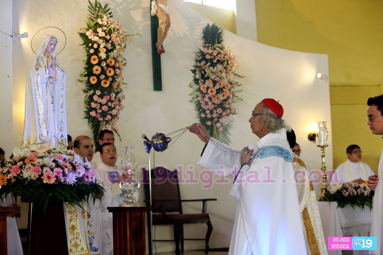 Cardenal Leopoldo Brenes celebra eucaristia en parroquia de Jesús Sacramentado