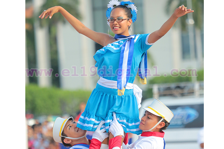 Desfile Patrio vibra de alegría, identidad y cultura en Paseo de los Estudiantes