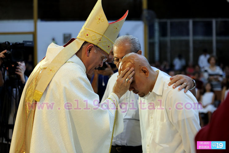 Católicos celebran misa en honor a San Agustín