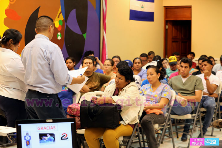Casi un centenar de trabajadores de la salud parten hacia la zona canalera