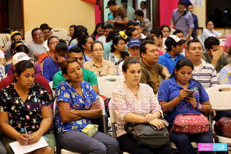 Casi un centenar de trabajadores de la salud parten hacia la zona canalera
