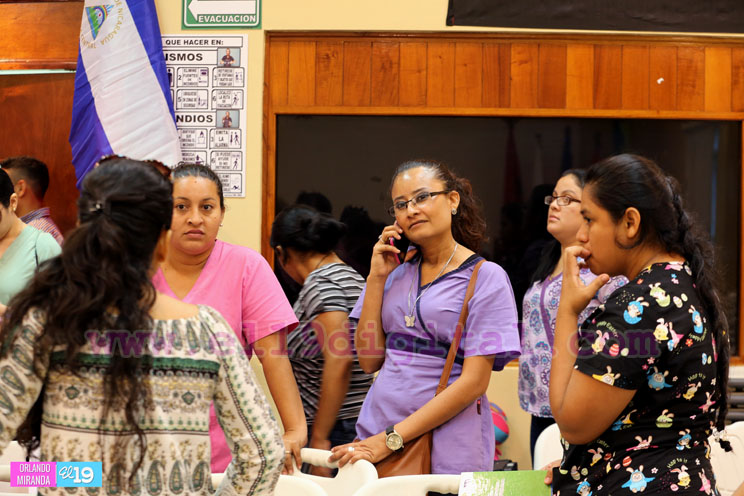 Casi un centenar de trabajadores de la salud parten hacia la zona canalera
