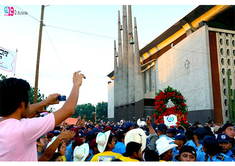 Mucho orden y devoción en la bajada de Santo Domingo de Guzmán