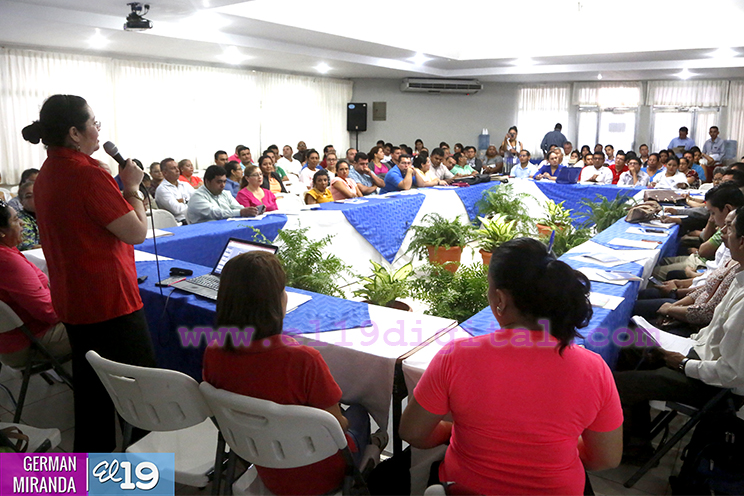 Incentivan uso de recursos digitales en salones de clases