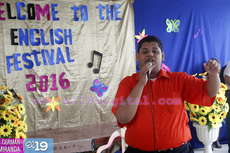 Practican el inglés y entonan sus canciones favoritas