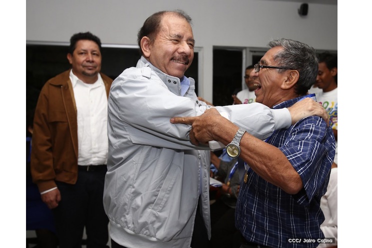 Daniel y Rosario entregan Medalla “Presidente de la República” a maestros eméritos y a los mejores maestros y estudiantes de Nicaragua