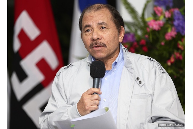 Daniel y Rosario entregan Medalla “Presidente de la República” a maestros eméritos y a los mejores maestros y estudiantes de Nicaragua