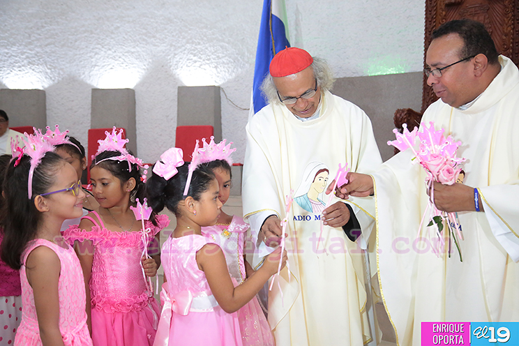 Cardenal Brenes preside Misa de Acción de Gracias por 15 Aniversario de Radio María