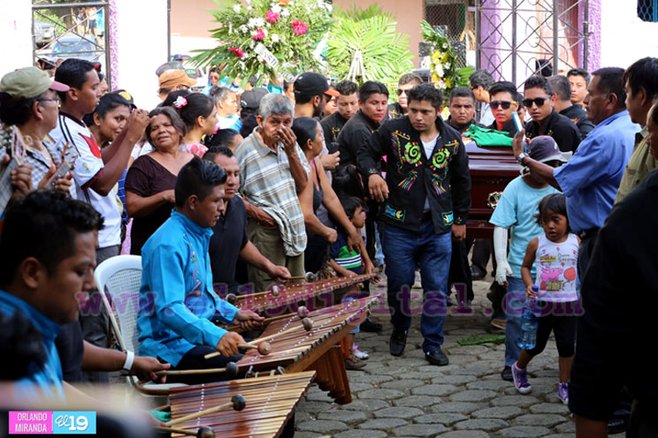 Masaya despide al sonar de las maribas al maestro Genaro Pavón
