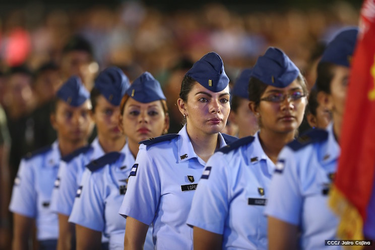Daniel y Rosario presiden acto del 37 aniversario del Ejército de Nicaragua