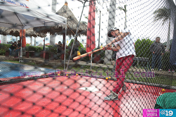 Sano entretenimiento y diversión en Avenida de Bolívar a Chávez