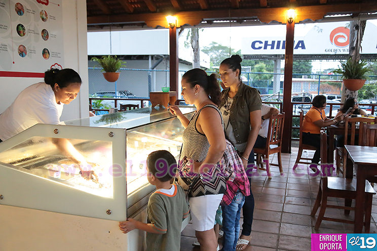 Sano entretenimiento y diversión en Avenida de Bolívar a Chávez
