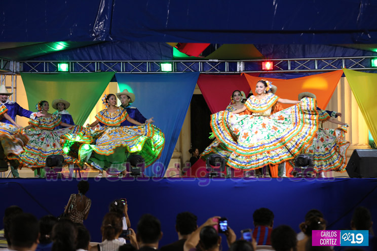 Cultura y tradición se vivió en Plaza 22 de Agosto