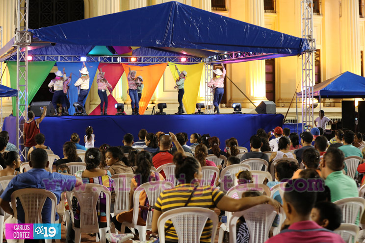 Cultura y tradición se vivió en Plaza 22 de Agosto