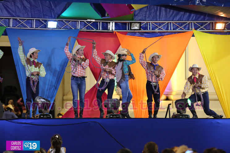 Cultura y tradición se vivió en Plaza 22 de Agosto
