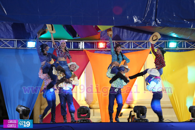Cultura y tradición se vivió en Plaza 22 de Agosto