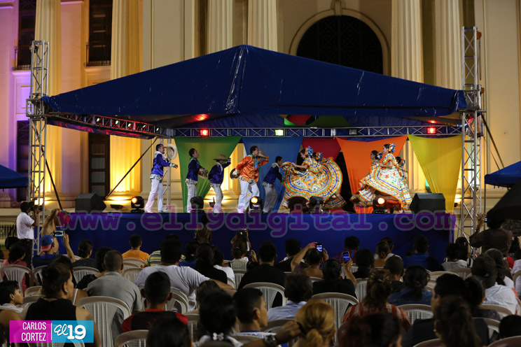 Cultura y tradición se vivió en Plaza 22 de Agosto