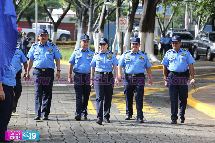 Policía Nacional rinde honores a sus héroes y mártires