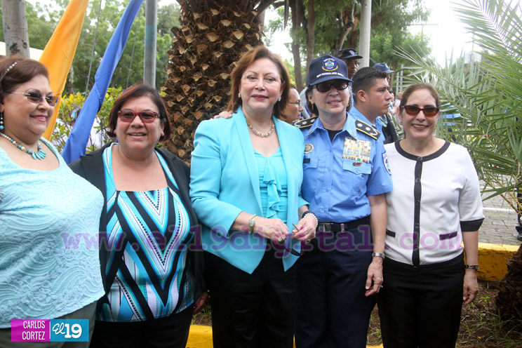 Policía Nacional rinde honores a sus héroes y mártires