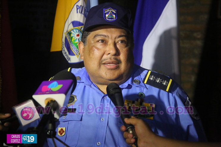 Policía rinde homenaje a Ajax Delgado López