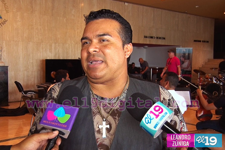 Todo listo para tributo en honor a Juan Gabriel