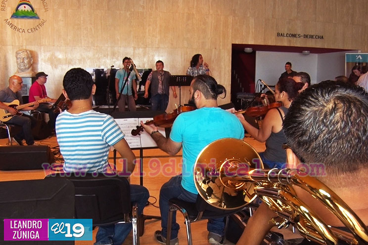 Todo listo para tributo en honor a Juan Gabriel