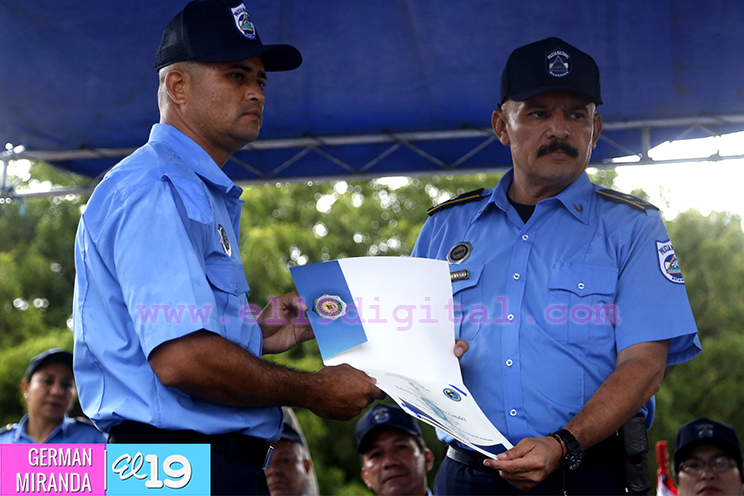 Clausuran 3er Curso Básico de Policía "Rigoberto López Pérez"