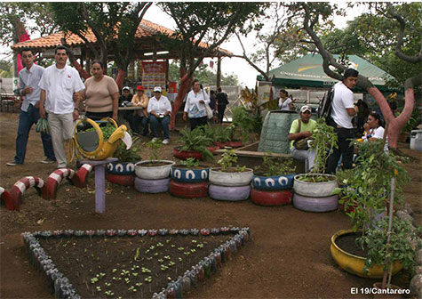 Artesanos y productores contentos con Feria de la Economía Familiar